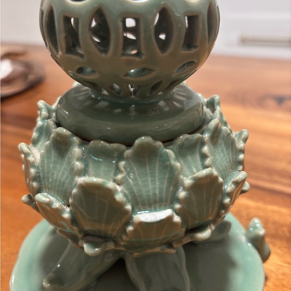 Korean Heritage Celadon Carving Incense Jar Korea Treasure blue ceramic rabbit - Picture 3 of 4